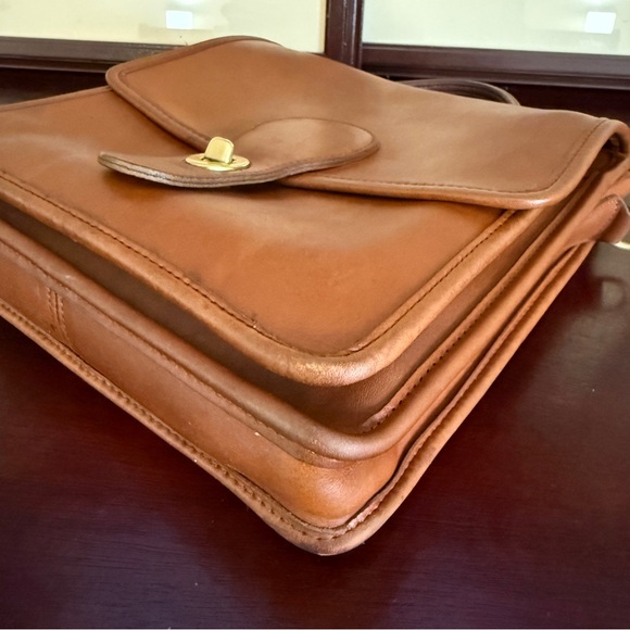 Vintage Coach Station Bag #5130 - Picture 12 of 12